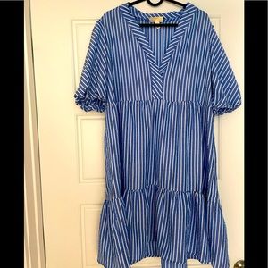 Puff sleeves dress